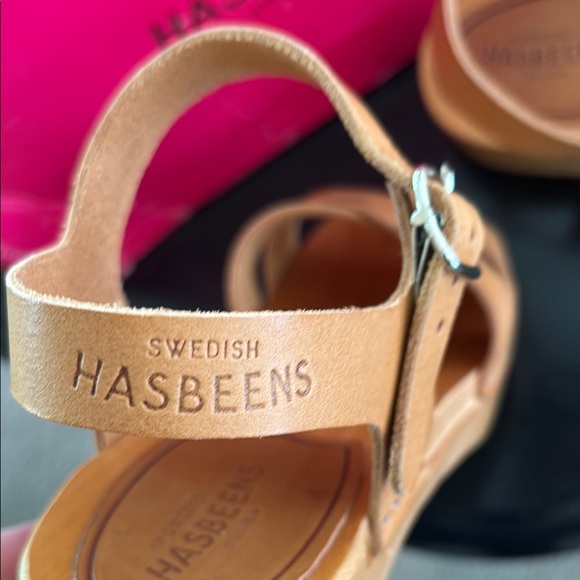 Swedish Hasbeens Women's Tan Sandals - Picture 3 of 5